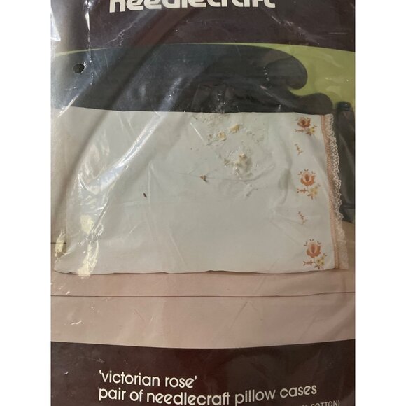 Victorian Rose Needlecraft Pillowcases Kit Complete Open Package - Picture 2 of 16